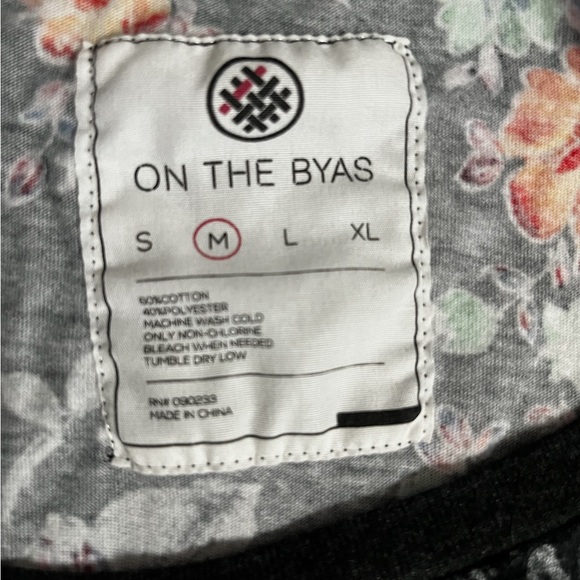 PacSun Floral Black T-Shirt - Picture 3 of 3